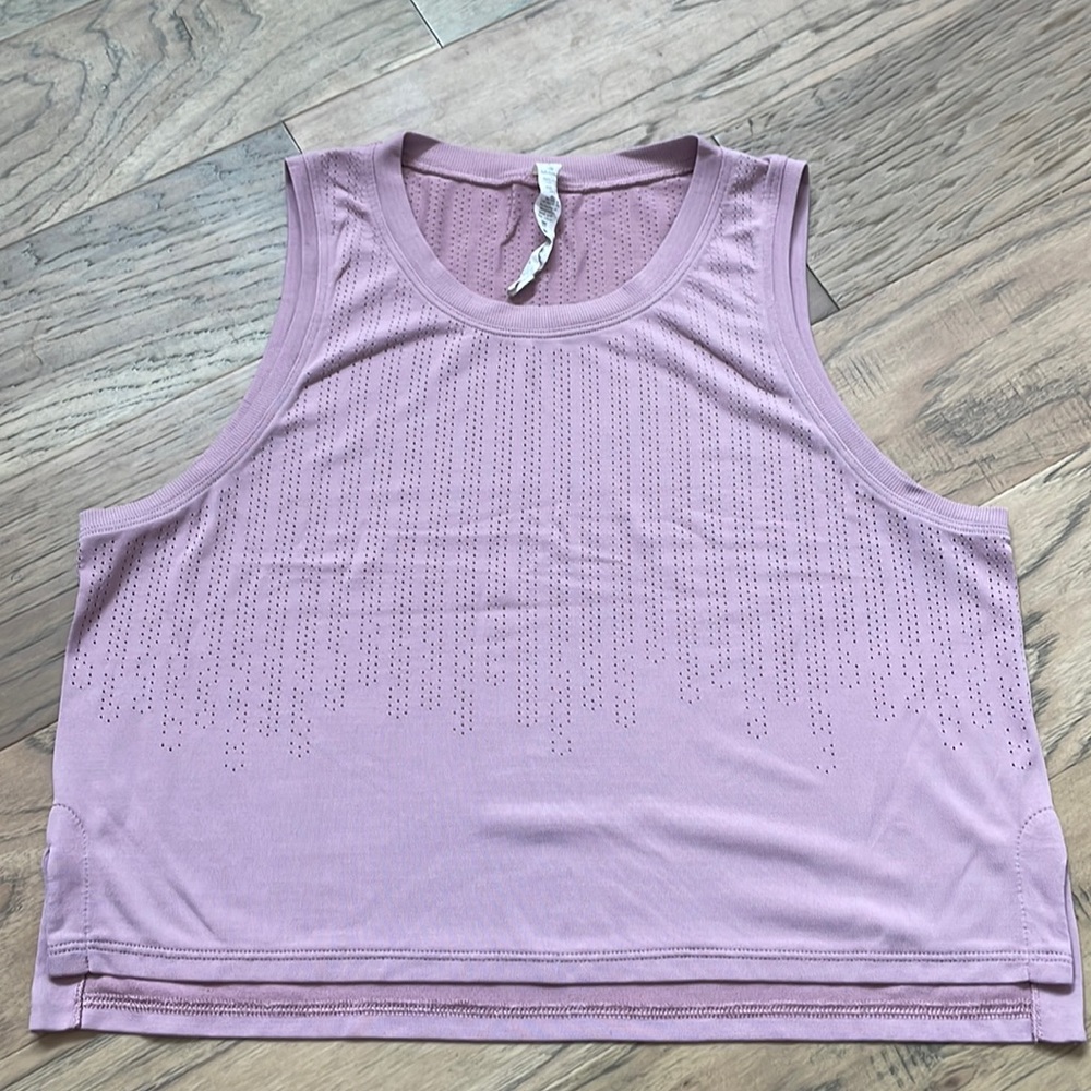 Lululemon Size Small/4 Mesh Purple Crop Tank